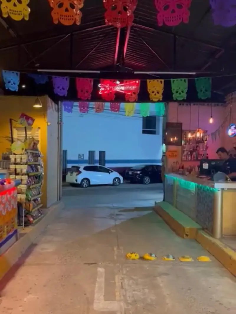 Entrada del servicio para llevar de Drink In Car en Tepic
