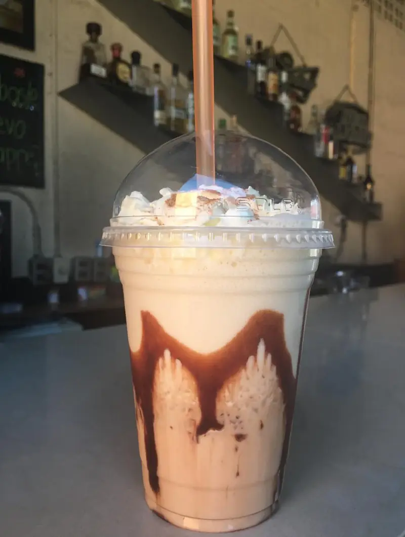 Frappé cremoso con chocolate de Drink In Car, nuevo menú sin alcohol