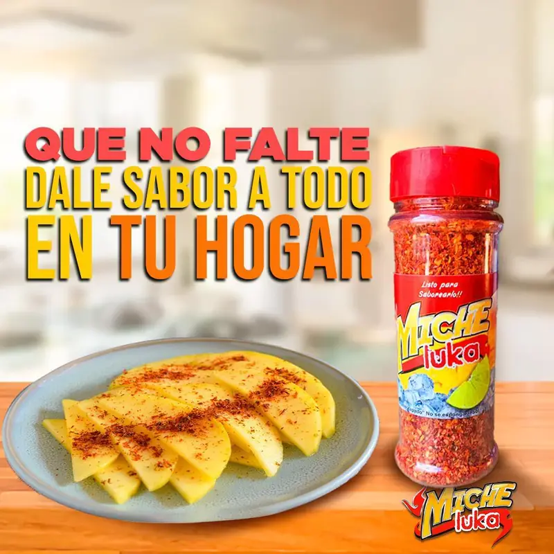 Sazonador en polvo Micheluka sobre rebanadas de mango